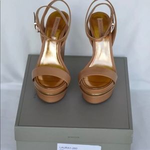 NWB BCBG  Platform Wedge  Sandals 9M Tan Orig $250